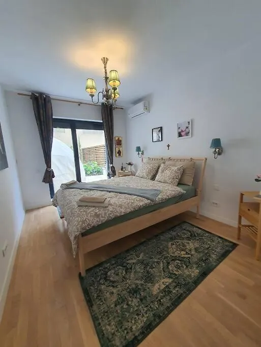 Sector 1 Garden Boutique Apartment بوخارست